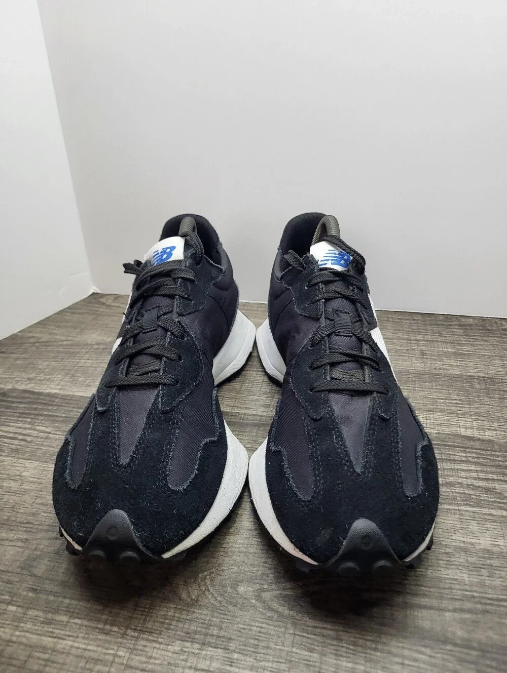 New Balance 327 Black White Lifestyle Shoe Sneakers Men's Size 9.5